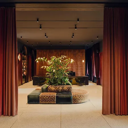 ホテル Flaner Hotel, Worldhotels Crafted ワルシャワ