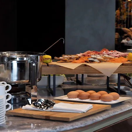 فندق Flaner Hotel, Worldhotels Crafted 4*