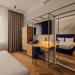 فندق Flaner Hotel, Worldhotels Crafted 4*