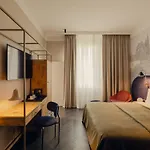 فندق Flaner Hotel, Worldhotels Crafted 4*